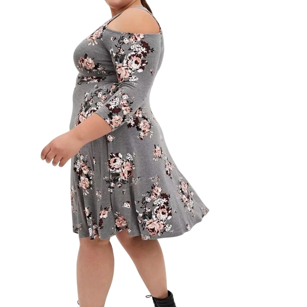 Torrid Size 00 Cold Shoulder Midi Dress Dark Floral‎ Romantic Feminine Shift